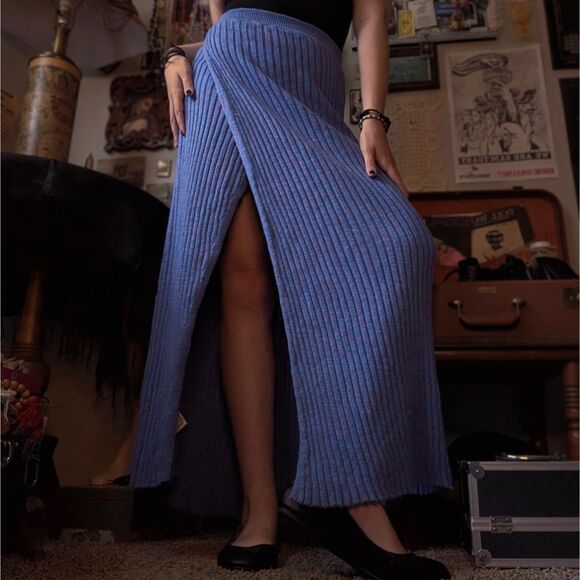 Free People Better Days Maxi Sweater Skirt Women's Large Bright Purple Slit - Picture 1 of 10